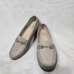 SAS Women's Beige and Taupe Loafers